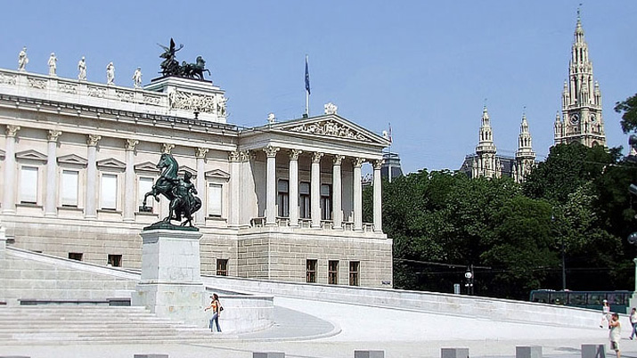 Parlament, Rathaus
