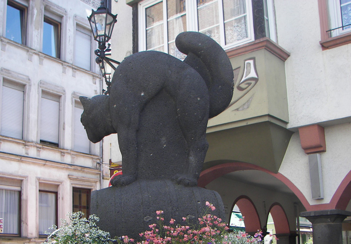 Zell, Brunnen mit „schwarzer Katz“