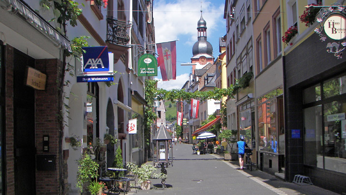 Zug durch die Gemeinde