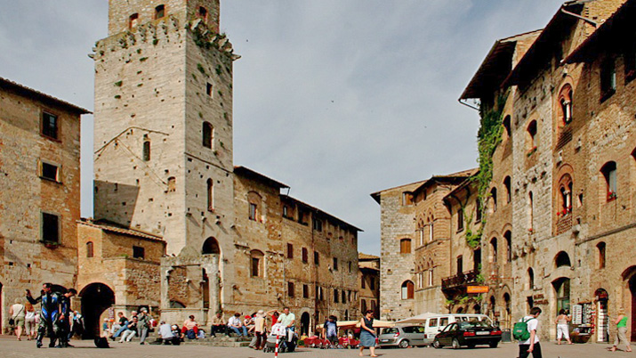 S. Gimignano, Piazza